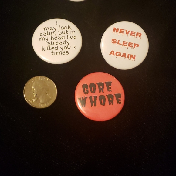 Horror themed button pins - Picture 3 of 4